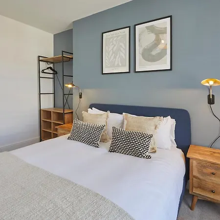 Host & - Castle View Holiday home *